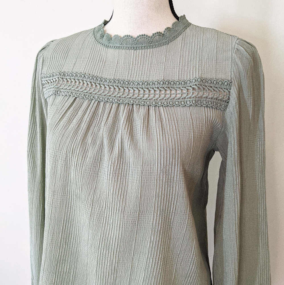 NWT Mine Sage Green Lace Accent Blouse - Picture 2 of 4